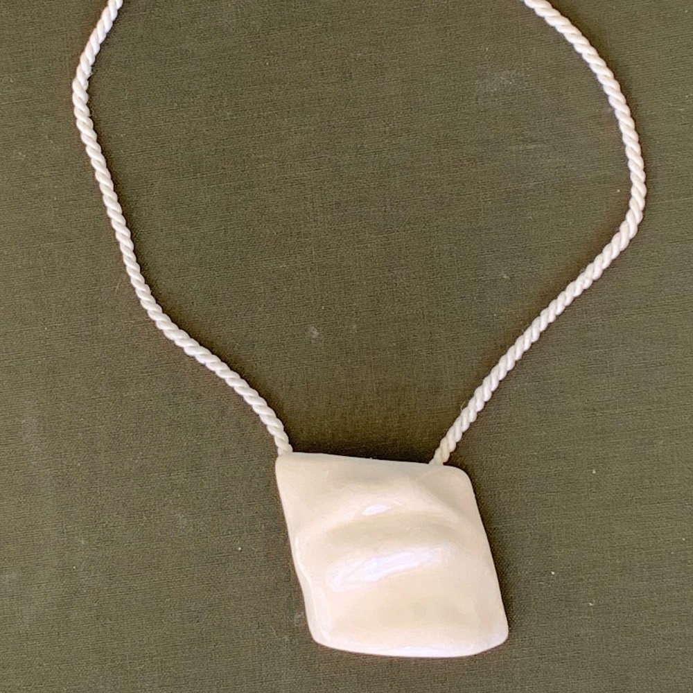 Ceramic "Kiss necklace